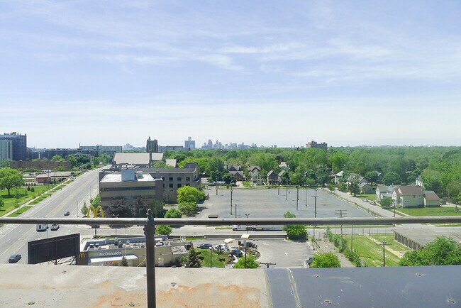 Building Photo - 11000 E Jefferson Ave