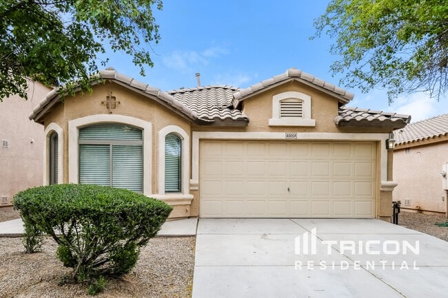 Primary Photo - 40059 W Thornberry Ln