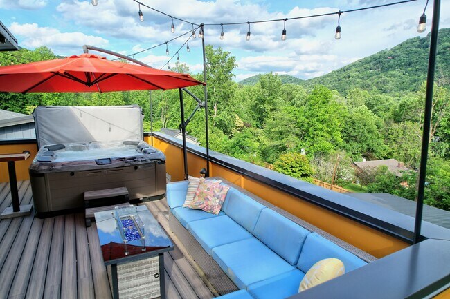 Building Photo - 122 Cannon St