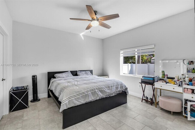 Building Photo - 1515 SW 65th Pl