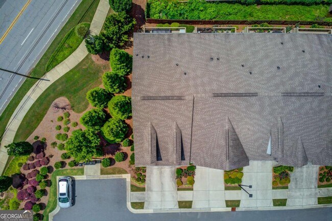 Building Photo - 1450 Edgebrook Ct NE