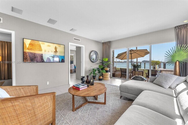 Building Photo - 1130 Venetian Way