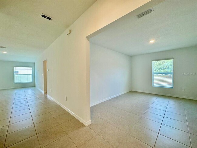 Building Photo - 10205 Alder Green Dr