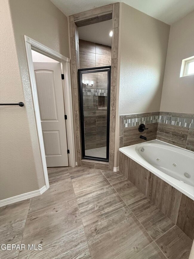 Building Photo - 12551 New Dawn Dr