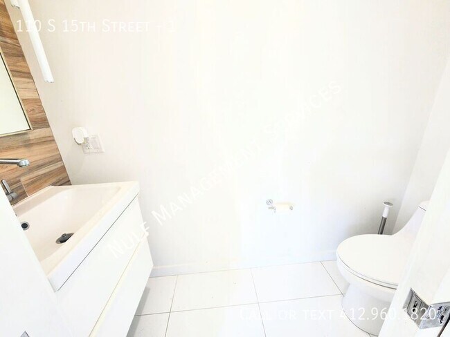 Building Photo - 110 S 15th St