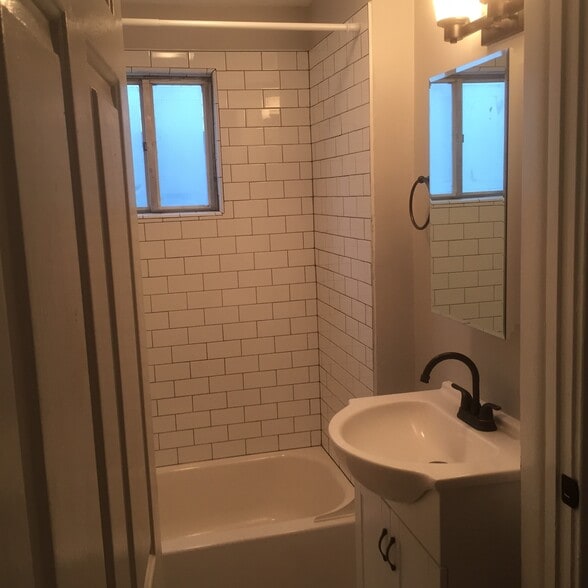 Building Photo - 3323 Emerson Ave