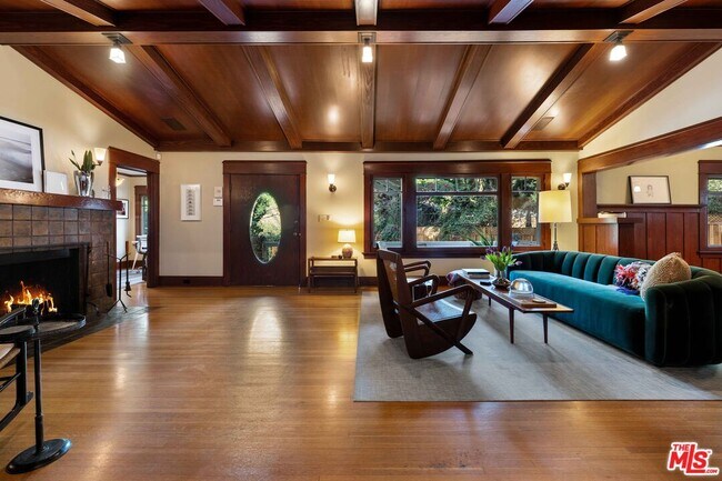 Building Photo - 8050 Jovenita Canyon Dr