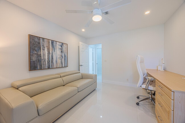 Building Photo - 23246 L'Ermitage Cir