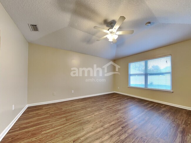 Building Photo - 3337 Horseshoe Trail Dr