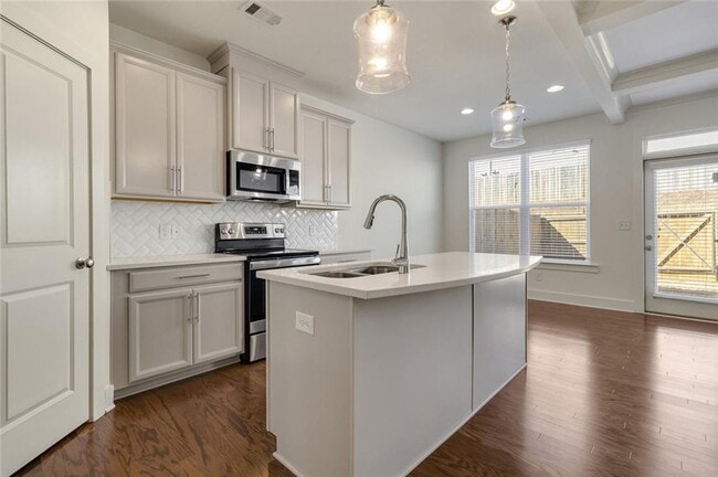 Building Photo - 2176 Flying Spur Dr