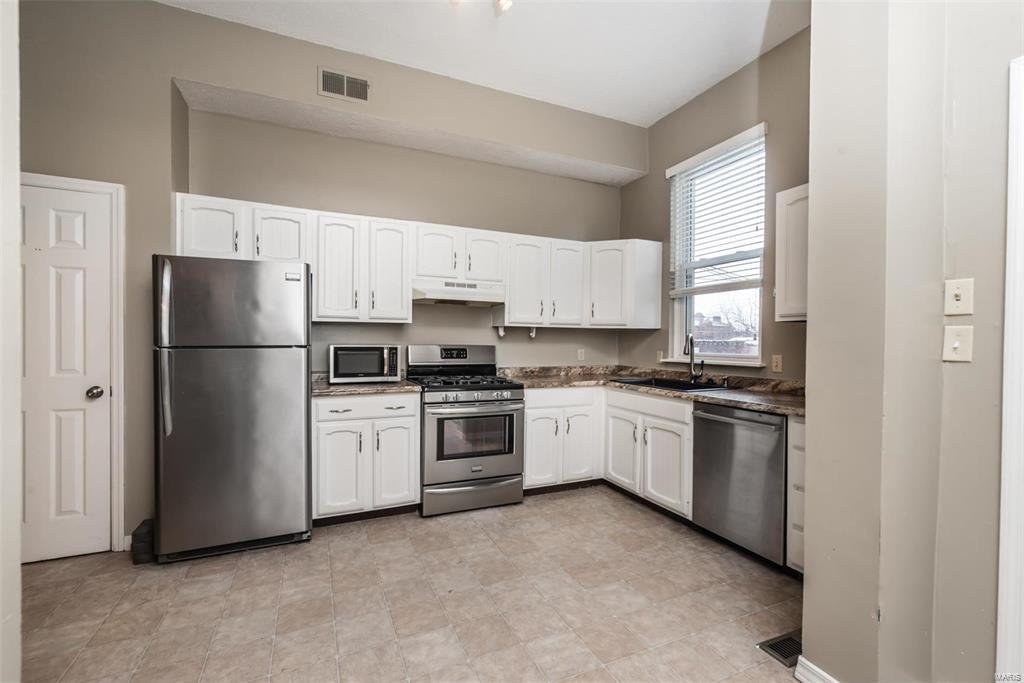 Kitchen - 2350 S 10th St
