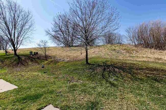 Building Photo - 2139 Hummingbird Dr