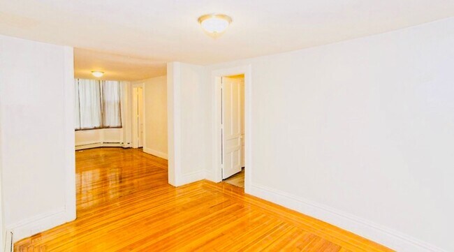 Building Photo - 807 3rd Ave