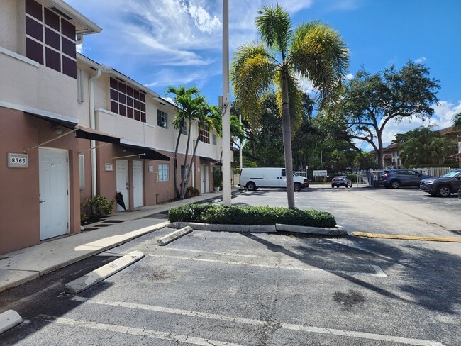 Building Photo - 8561 SW 109th Ave