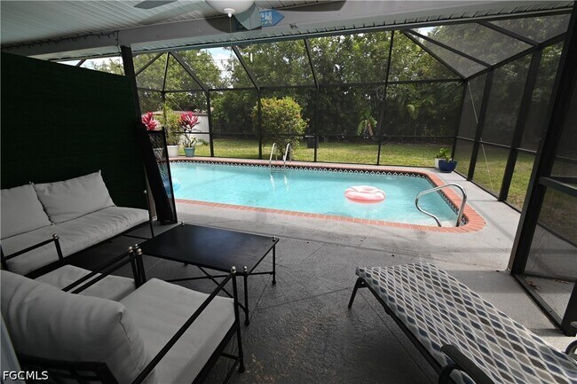 Building Photo - 206 Cape Coral Pkwy W