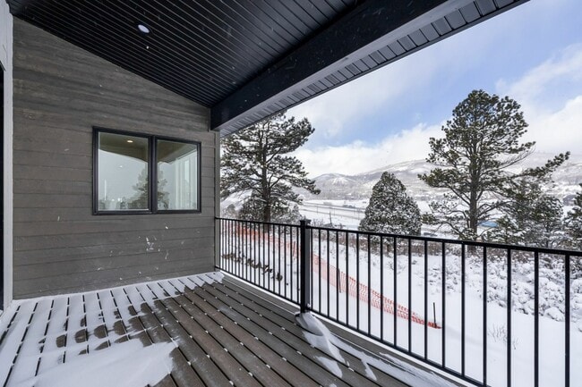 Building Photo - 4110 W Sierra Dr