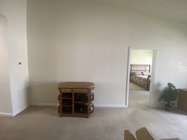 Building Photo - FOR RENT:  3 Bedroom 2 Bathroom Condo w/at...