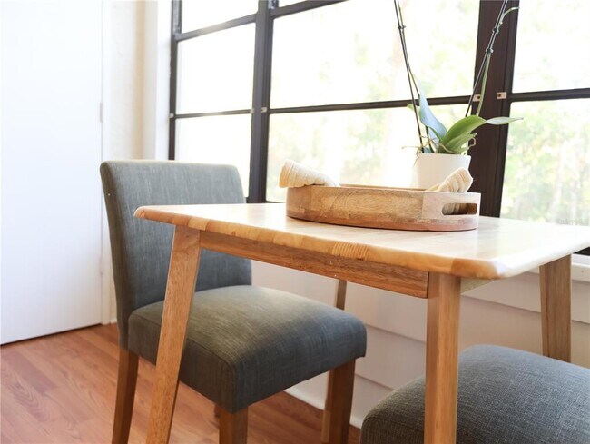 Building Photo - 322 Timber Lake Dr