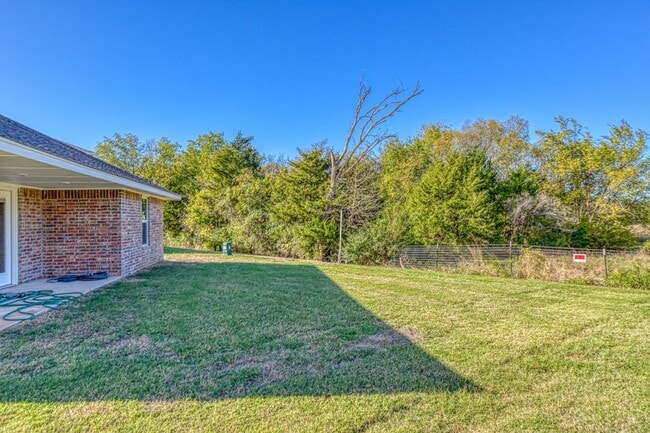 Building Photo - Brand New Construction! Lawn care provided!
