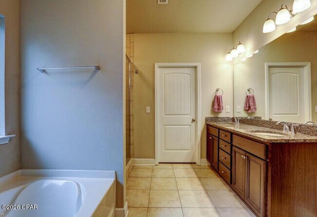Building Photo - 107 N Shoreview Dr.