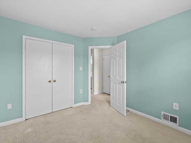 Building Photo - 2178 Mager Dr
