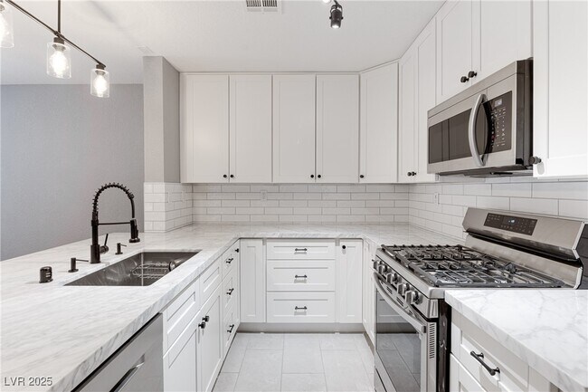 Building Photo - 2629 S Durango Dr