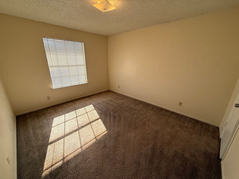 Building Photo - 4504 Chase Cir