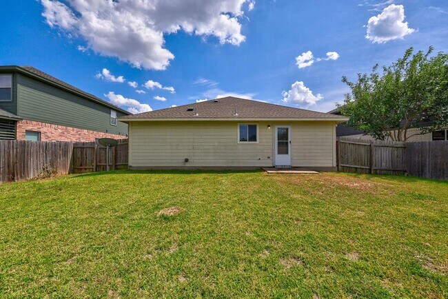 Building Photo - 129 Dove Song Dr