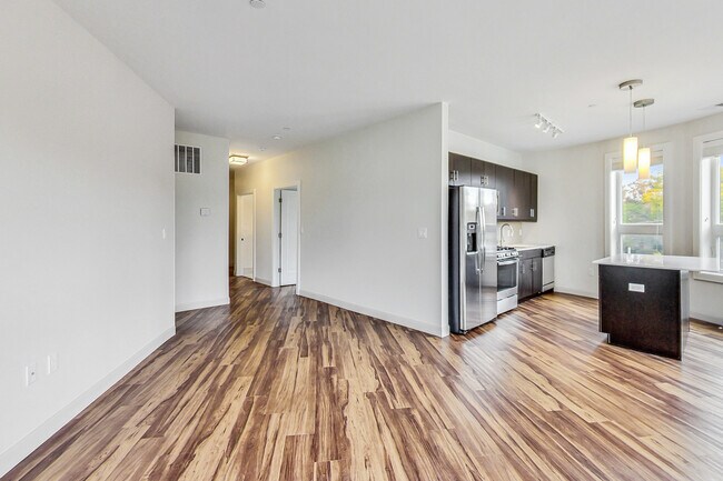 Building Photo - 555 Roger Williams Ave