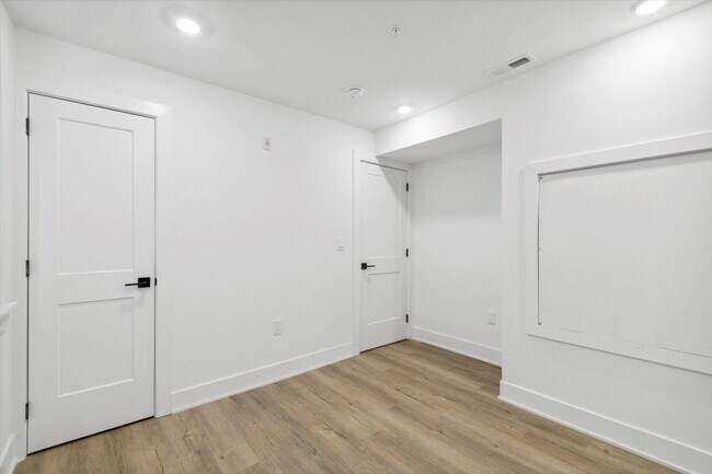 Building Photo - 1834 N 18th St