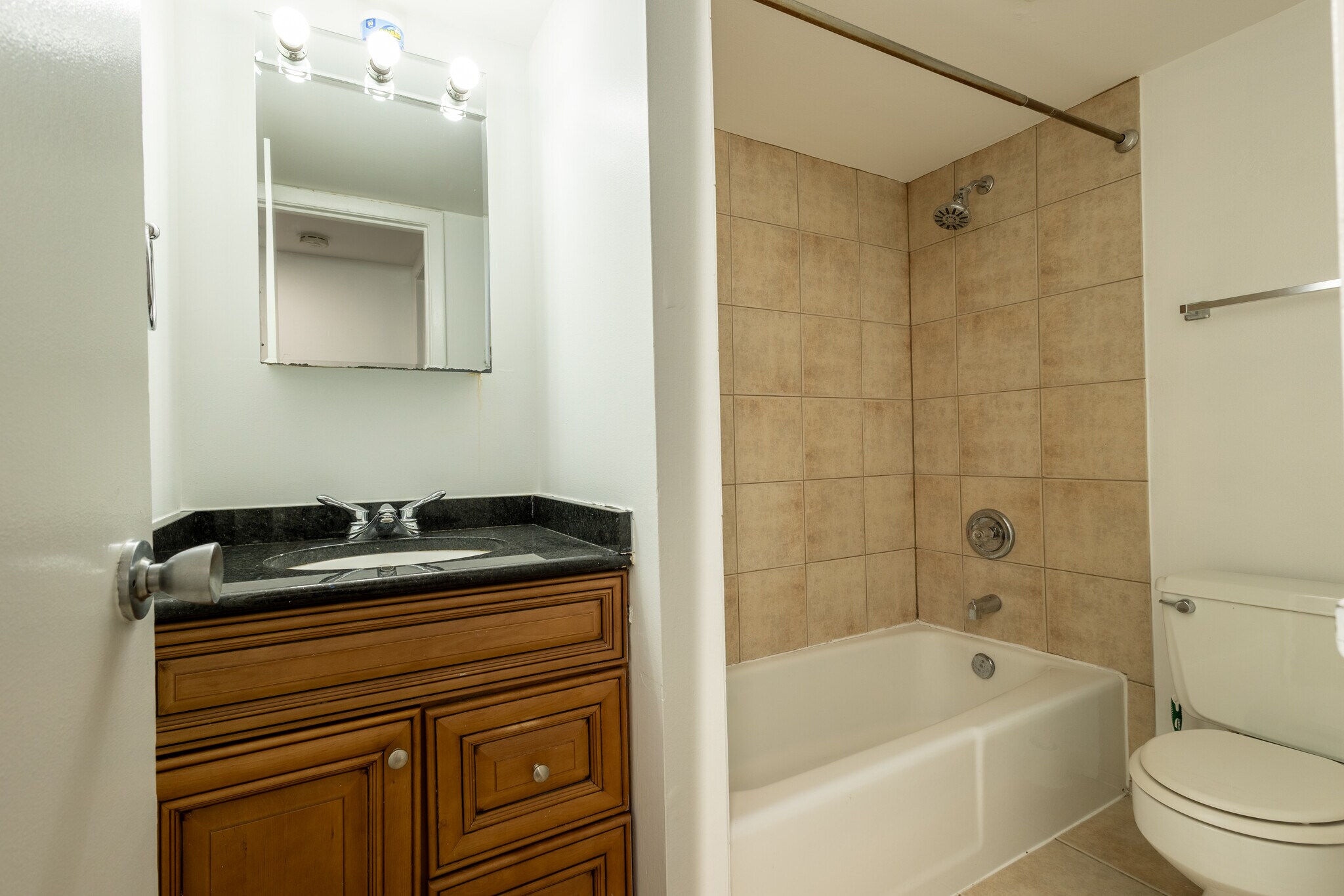 Building Photo - 10241 Central Ave