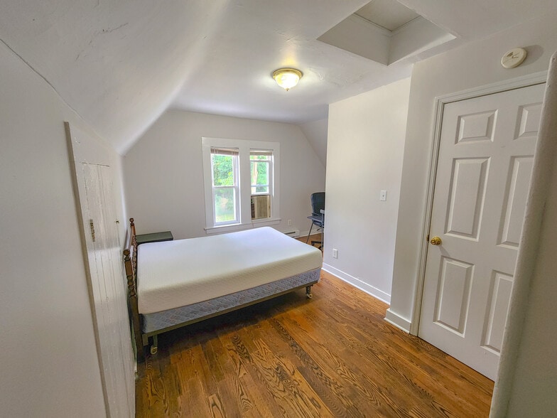 3rd Floor Back Bedroom - 143 Winchester Ave