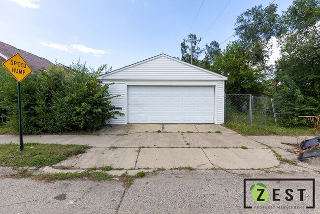 Building Photo - 18000 Birwood St