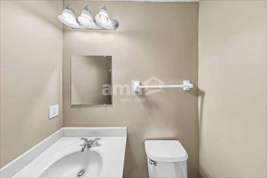 Building Photo - 8502 Flowering Cherry Dr