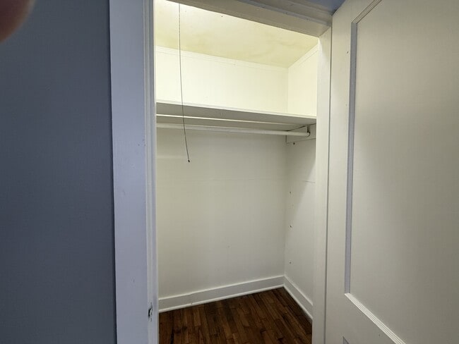 Building Photo - 405 Henderson St