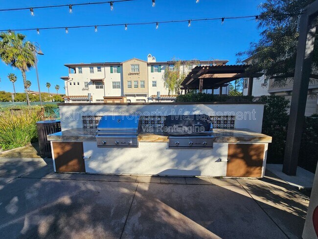 Building Photo - 209 Westpark Ct