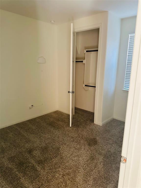 Building Photo - 608 Sixpence Ln