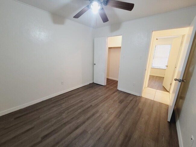 Building Photo - 3209 Hester Dr