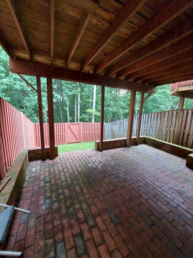 Building Photo - 4073 Silver Park Ter