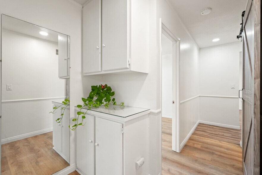 Building Photo - 27480 Cherry Creek Dr