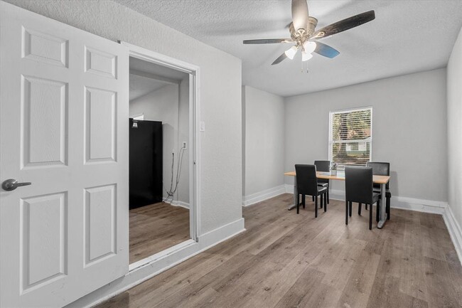Building Photo - 5107 Dickens Rd