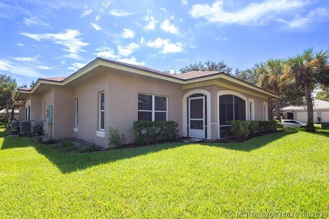 Building Photo - 1864 S Dovetail Dr