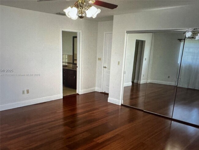 Building Photo - 15030 SW 89th Ave