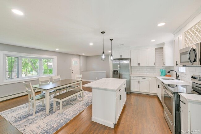 Building Photo - 2 Fairview Rd