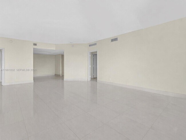 Building Photo - 17301 Biscayne Blvd