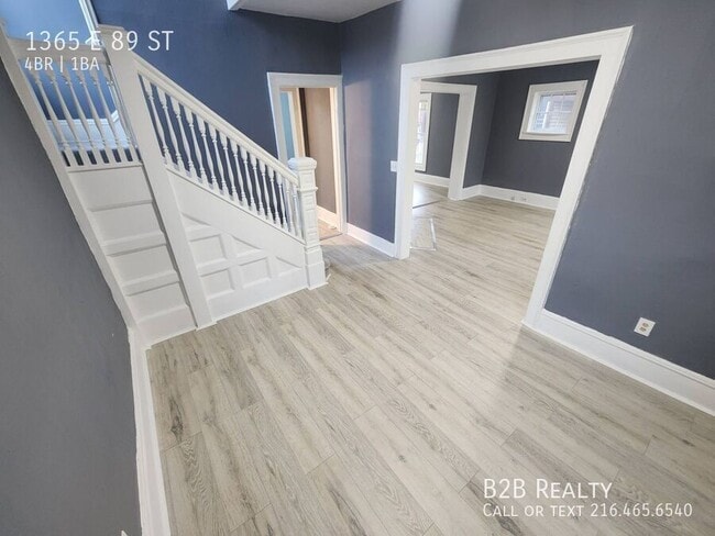 Building Photo - 1365 E 89th St