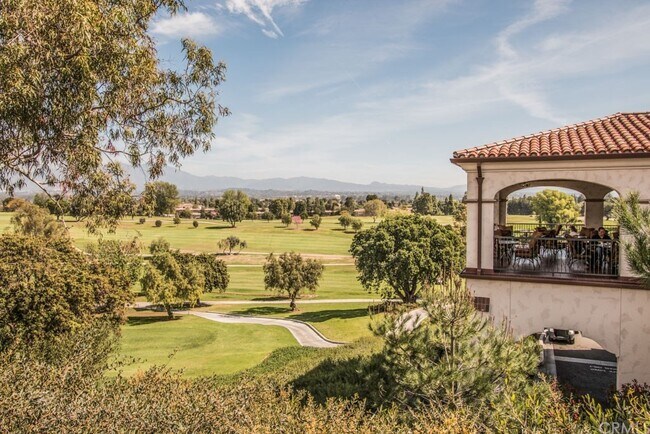 Building Photo - 5500 Paseo Del Lago W