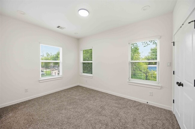 Building Photo - 8412 Darien St