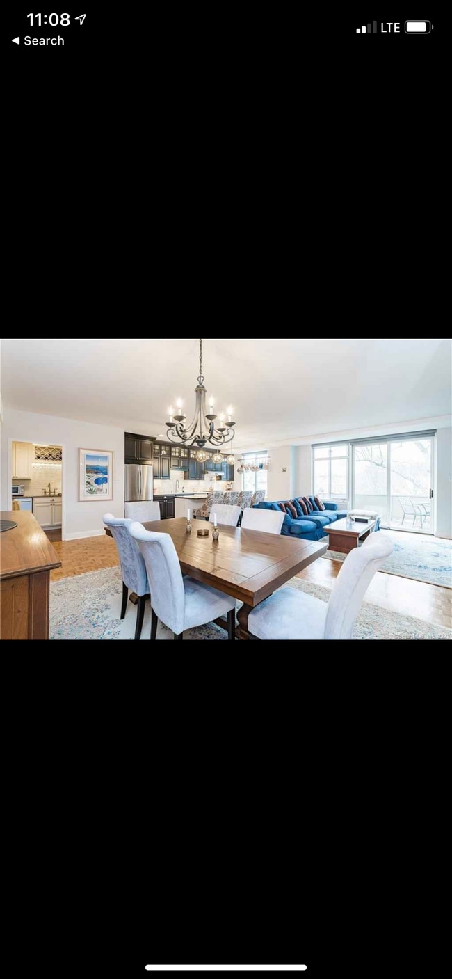 Building Photo - 1028 Farmington Ave