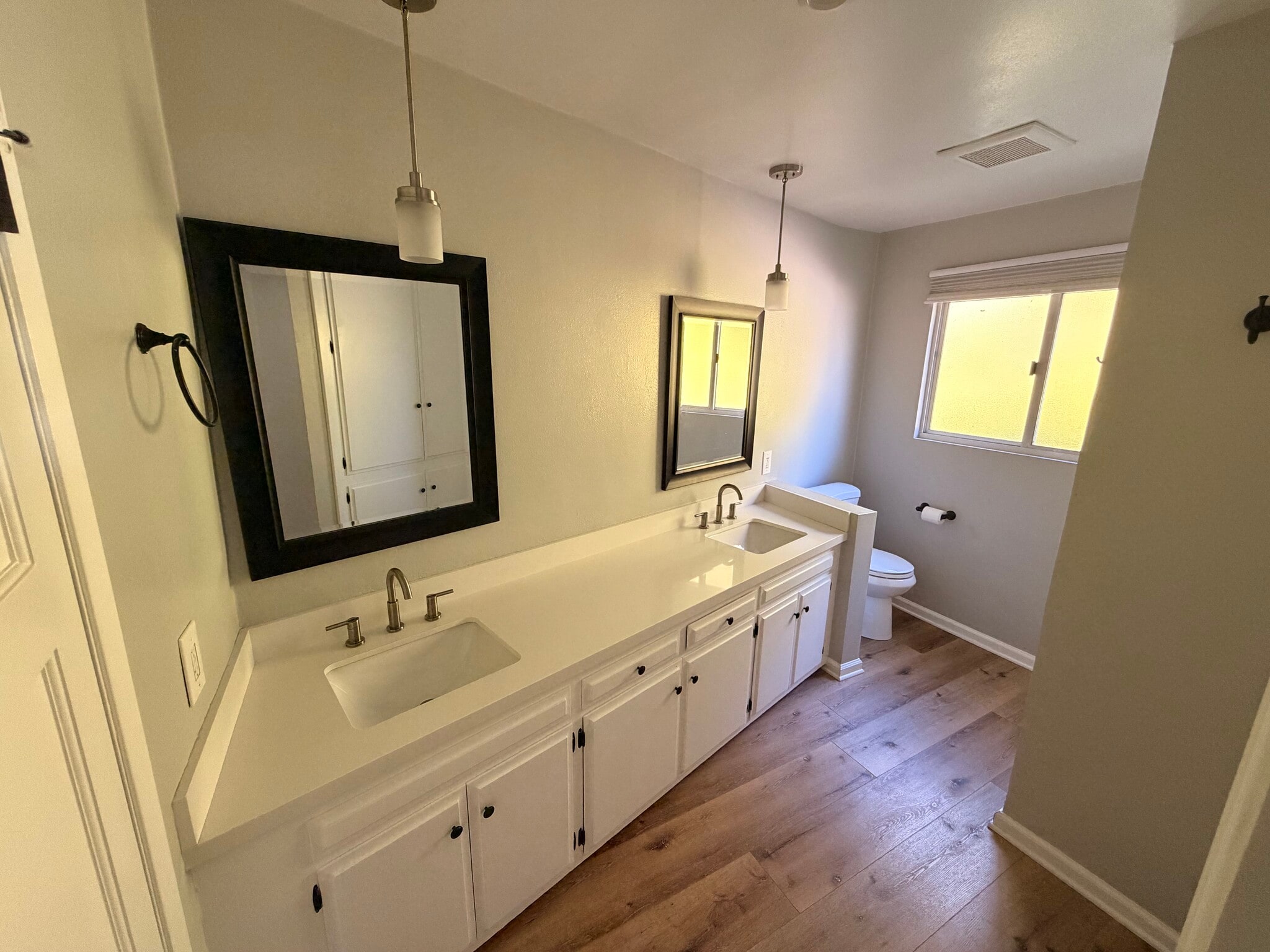 Building Photo - 5840 Allott Ave